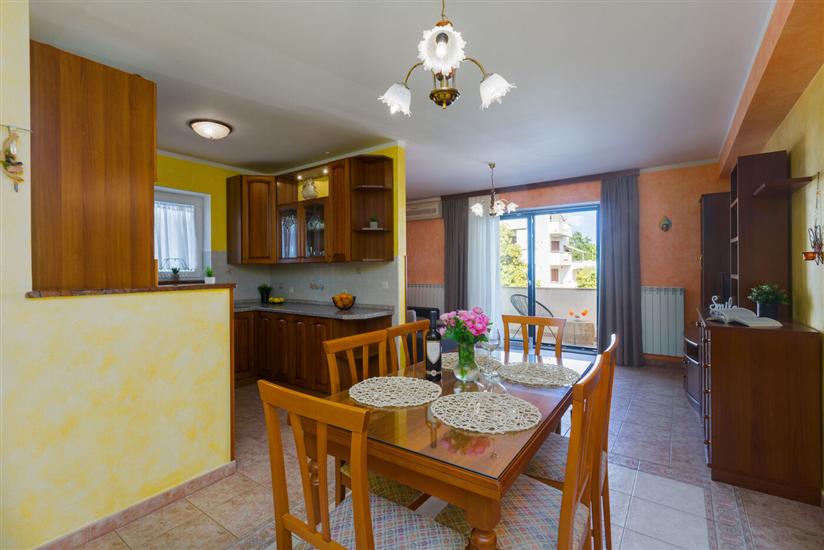 Apartment A1, for 5 persons