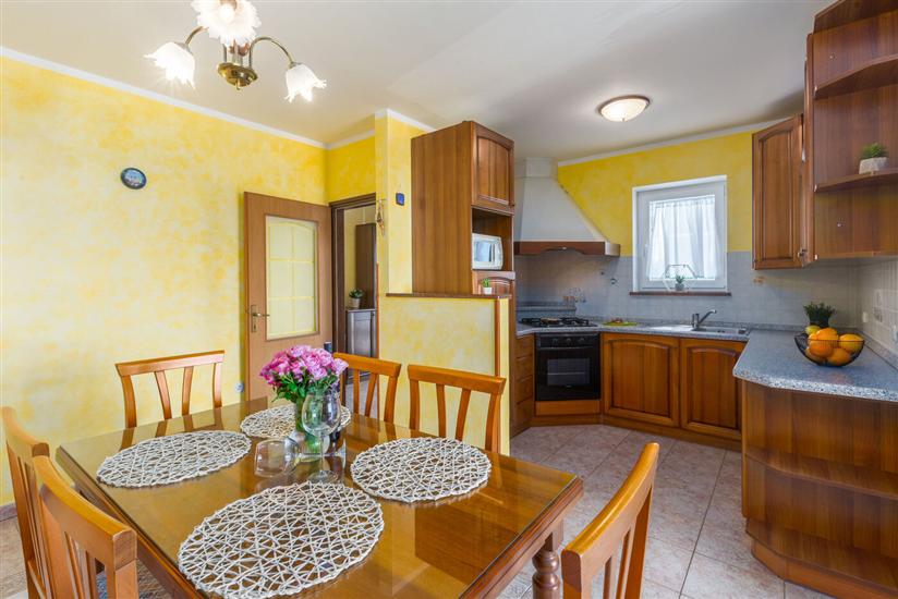 Apartment A1, for 5 persons