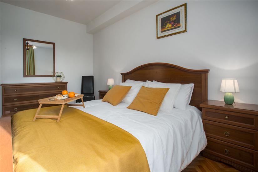 Apartment A1, for 5 persons