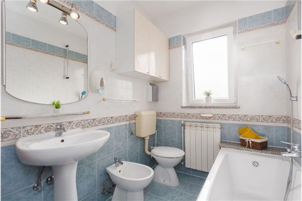 Apartment A1, for 5 persons