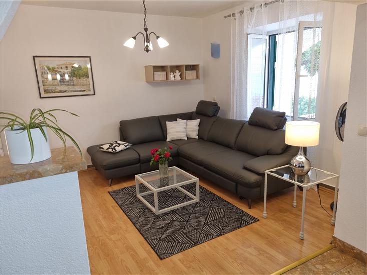 Apartment A1, for 5 persons