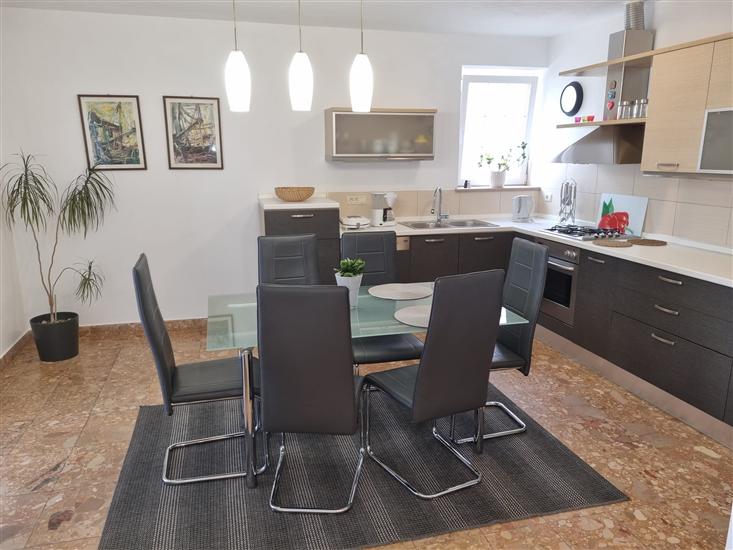 Apartment A1, for 5 persons