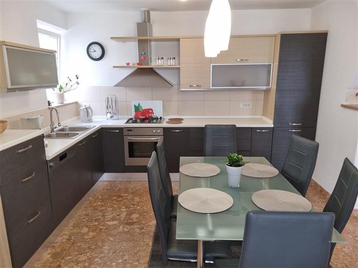 Apartment A1, for 5 persons