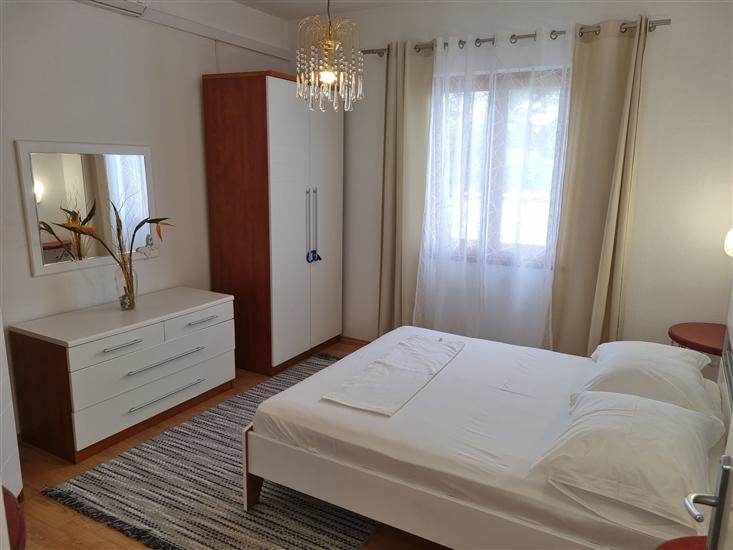 Apartment A1, for 5 persons