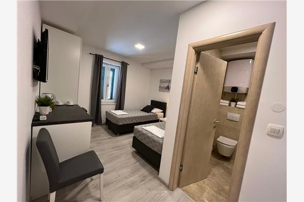 Room S5, for 2 persons