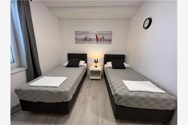 Room S5, for 2 persons