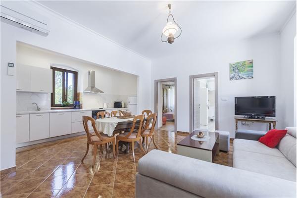 House K1, for 12 persons