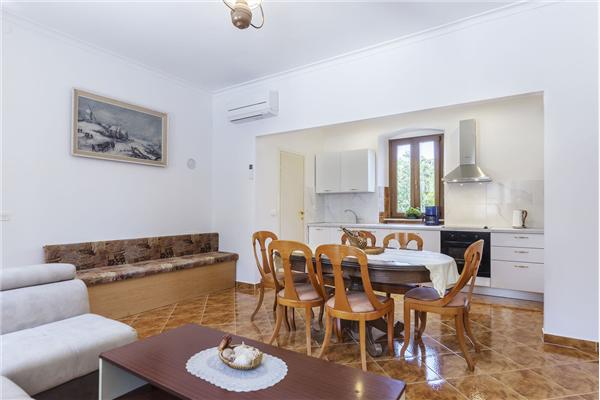 House K1, for 12 persons