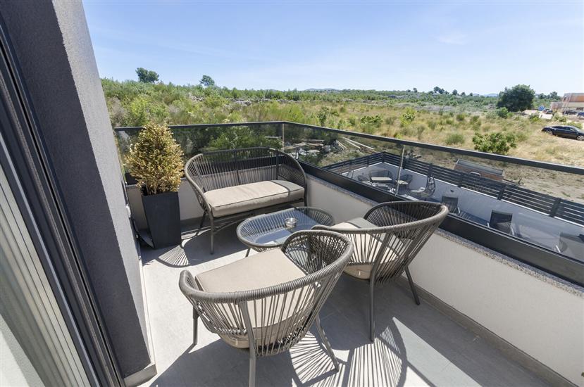 Hiša K1, na 8 osebe