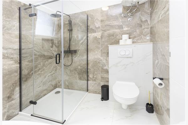 Hiša K1, na 8 osebe