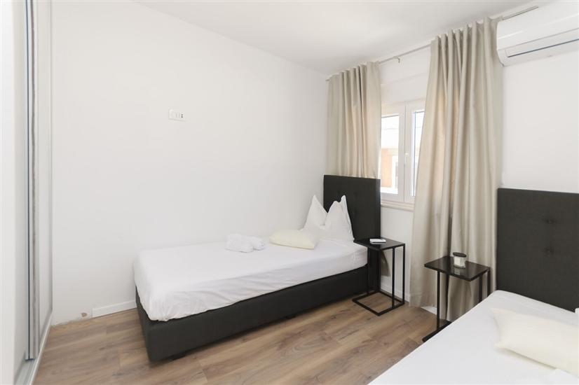 Hiša K1, na 8 osebe