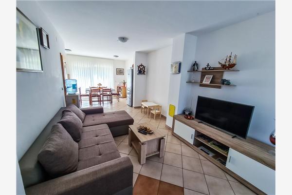 Apartment A1, for 8 persons
