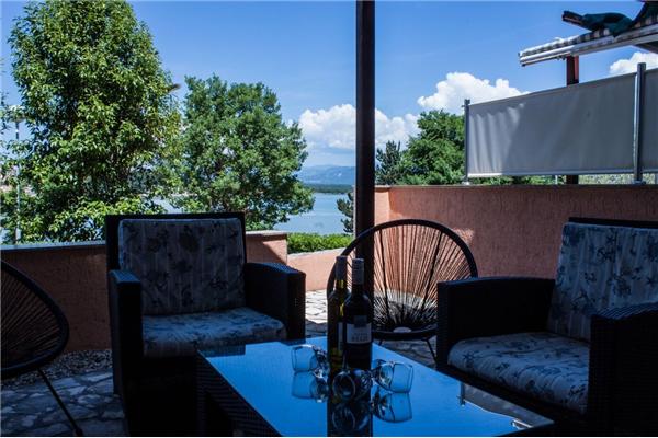 Apartment A1, for 8 persons