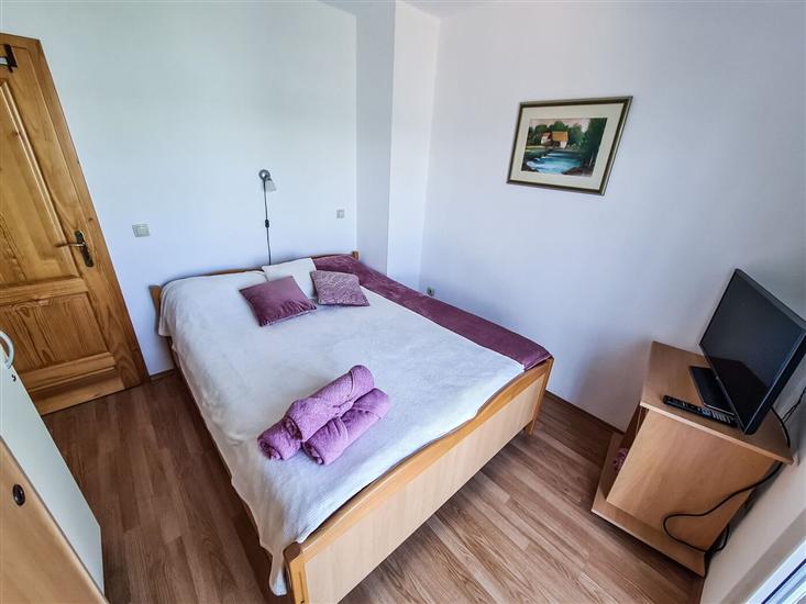 Apartment A1, for 8 persons