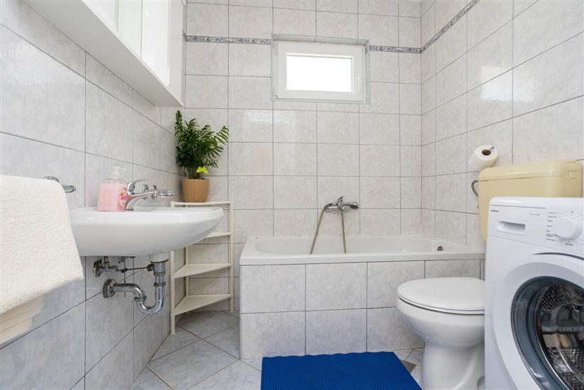 Apartment A1, for 7 persons