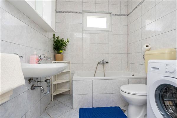 Apartment A1, for 7 persons