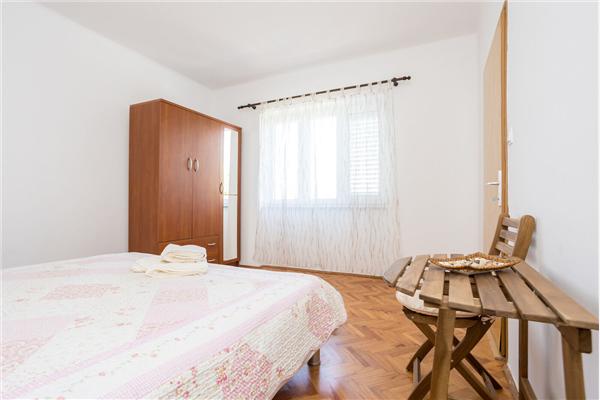 Apartment A1, for 7 persons