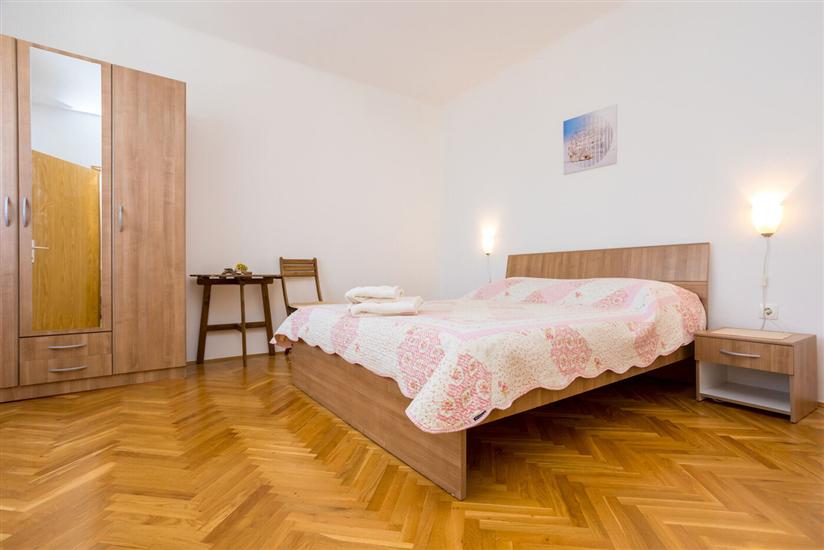 Apartment A1, for 7 persons