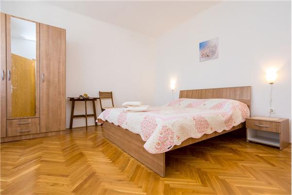 Apartment A1, for 7 persons