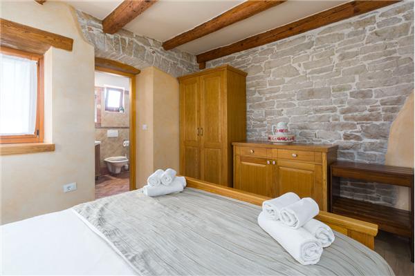 House K1, for 12 persons