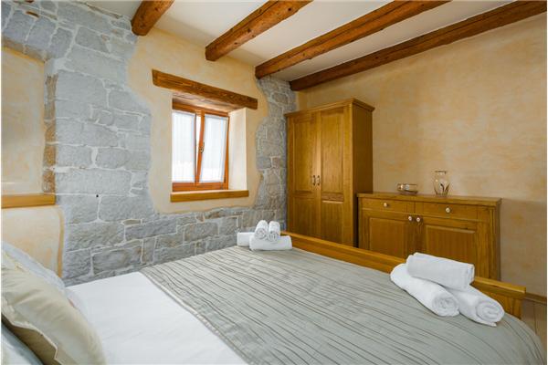 House K1, for 12 persons