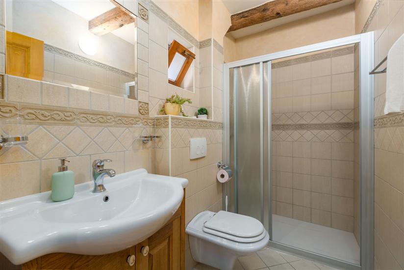 House K1, for 12 persons