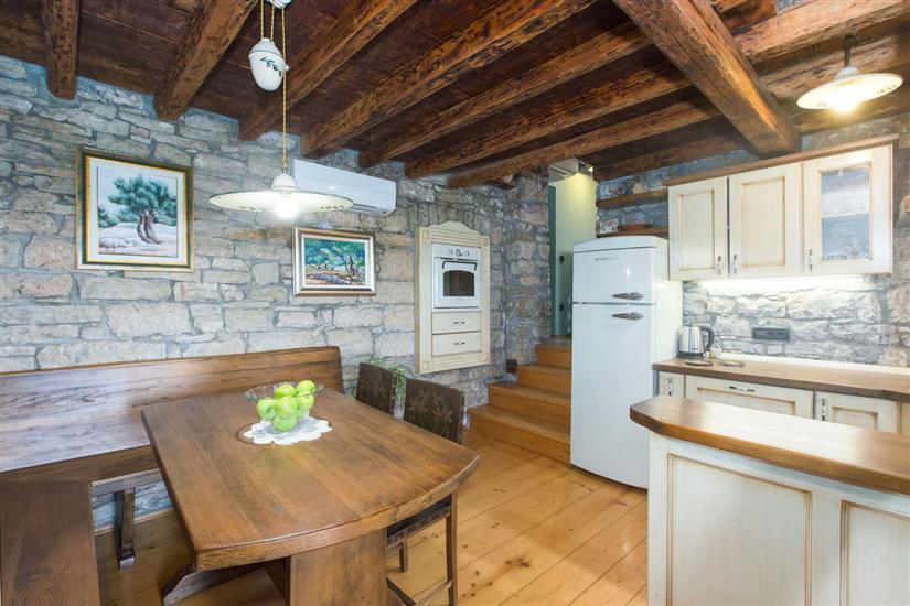 House K1, for 12 persons