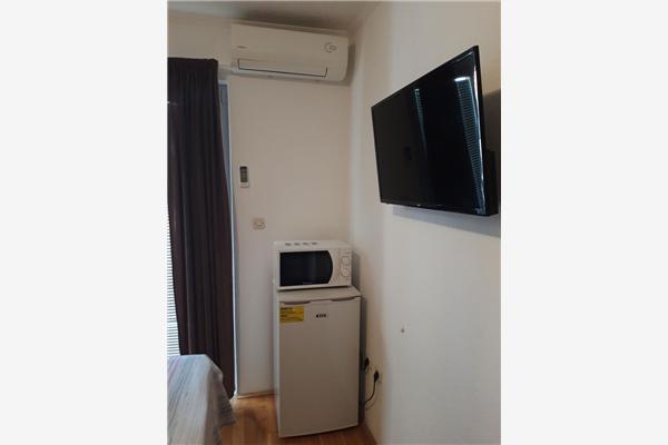 Room S1, for 2 persons