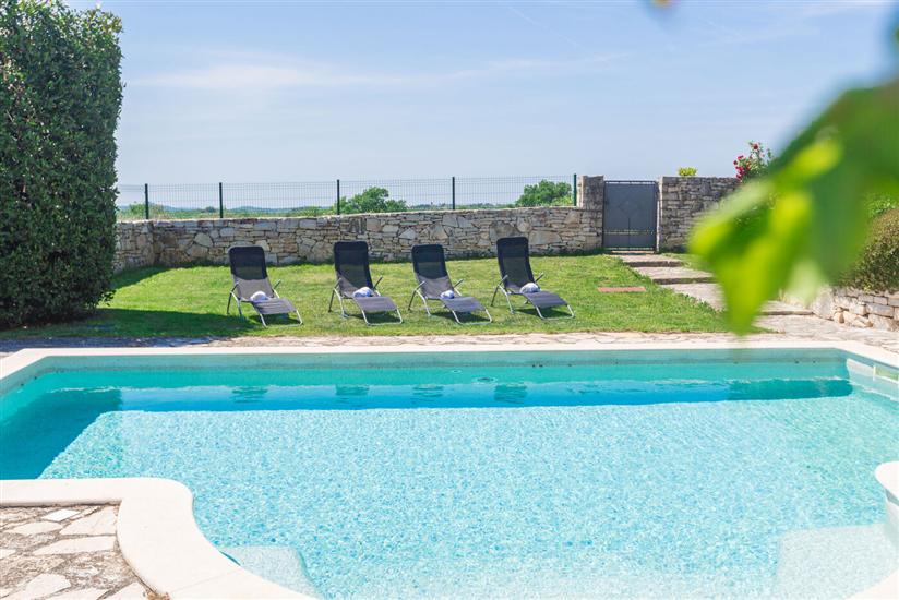 Villa Orah s pogledom na more i istarski krajolik