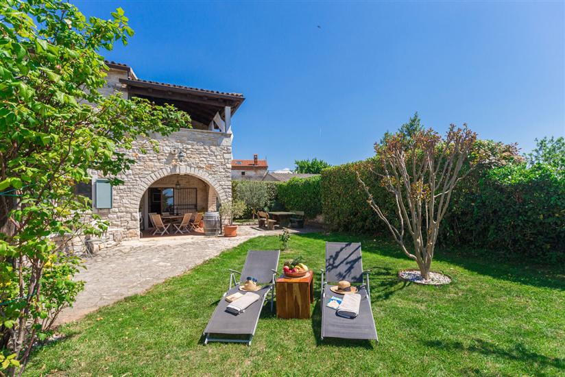 Villa Orah s pogledom na more i istarski krajolik