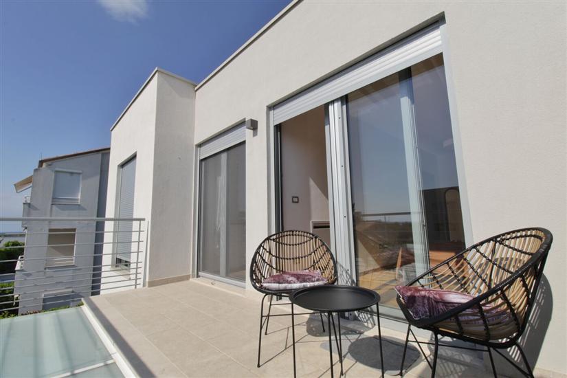 Apartment A1, for 5 persons