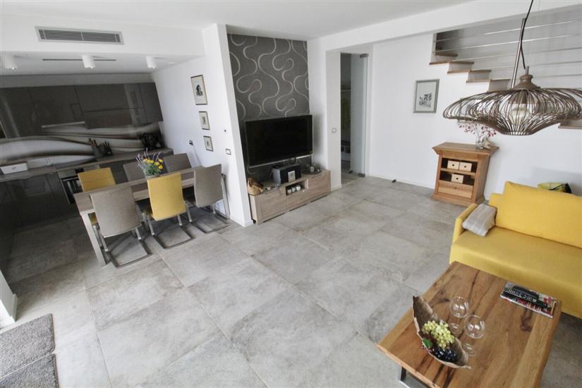 Apartment A1, for 5 persons