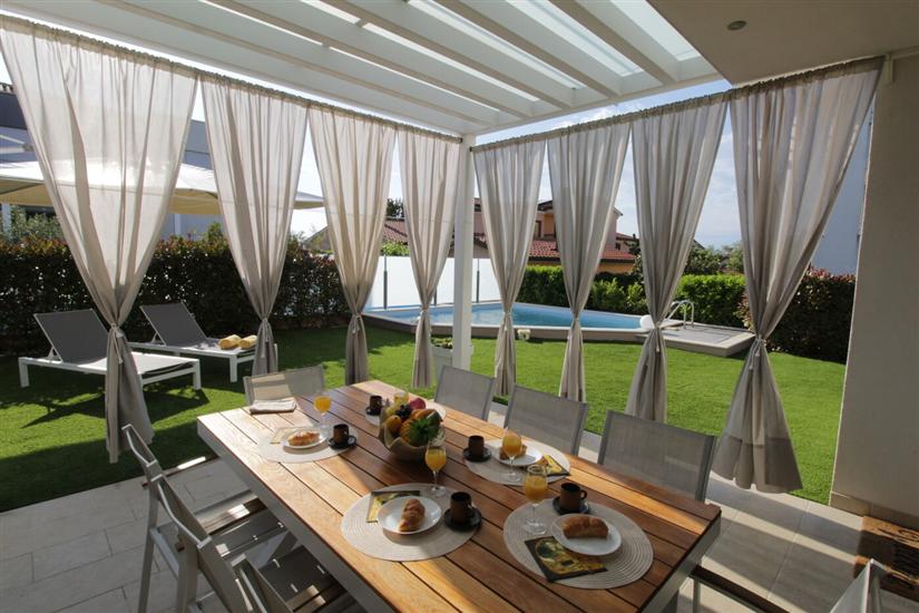 Apartment A1, for 5 persons