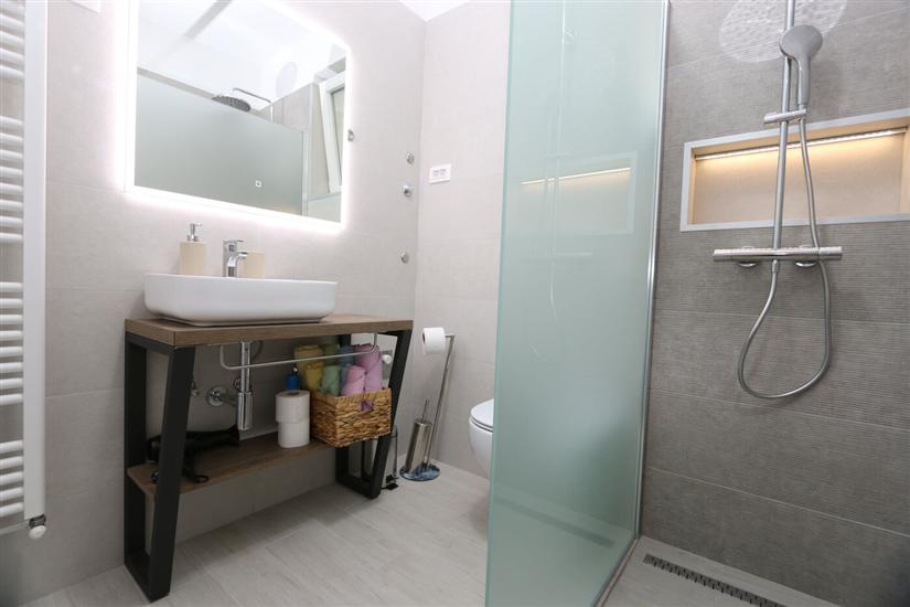 Apartment A1, for 5 persons