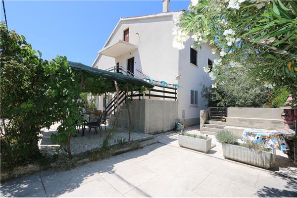 Apartment A1, for 5 persons