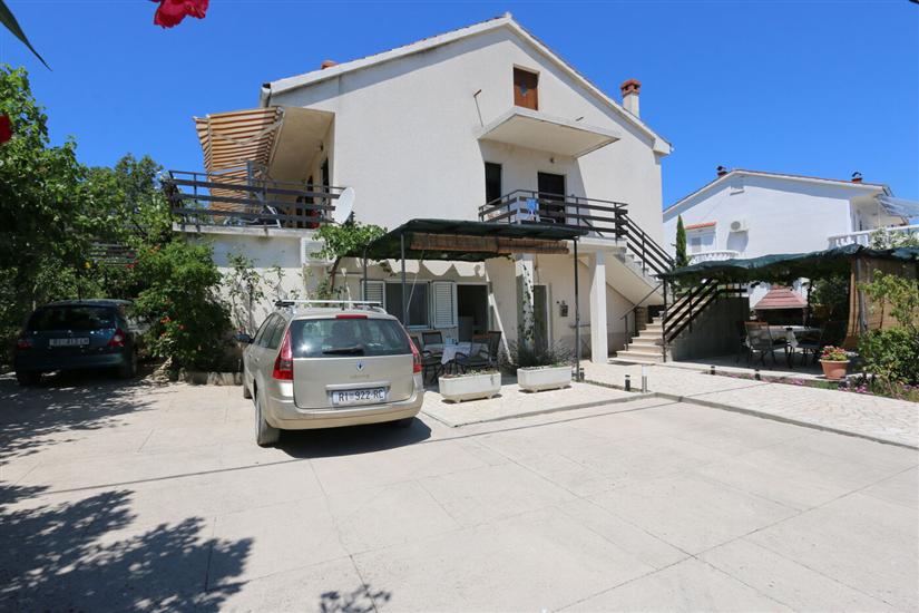 Apartment A1, for 5 persons