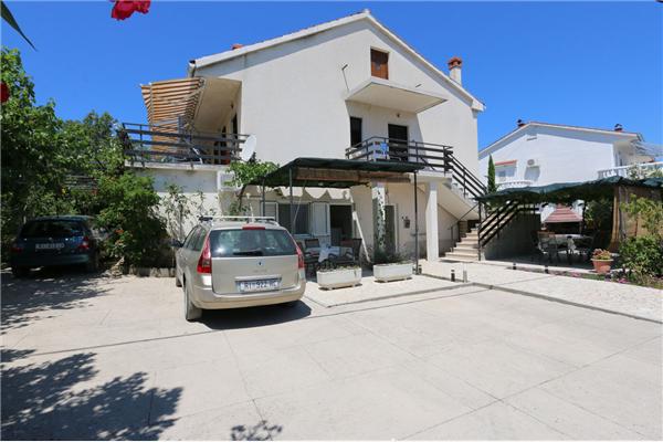 Apartment A1, for 5 persons