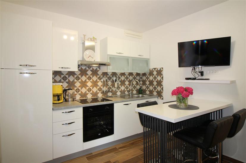 Apartment A1, for 5 persons