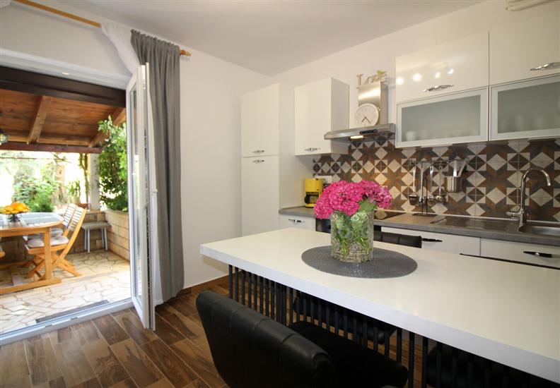 Apartment A1, for 5 persons