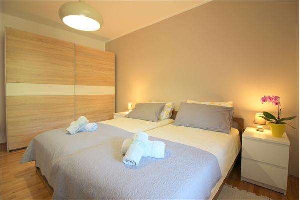 Apartment A1, for 5 persons