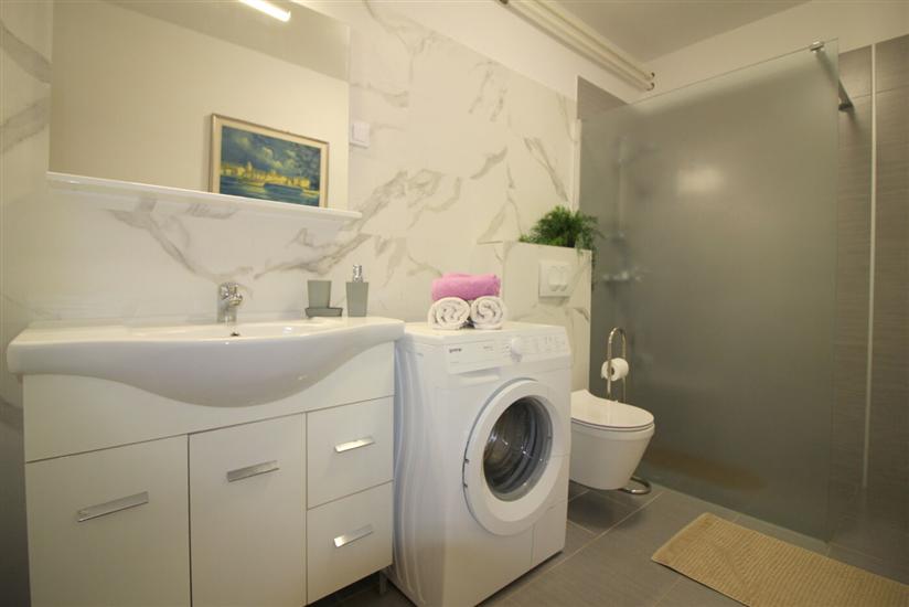 Apartment A1, for 5 persons