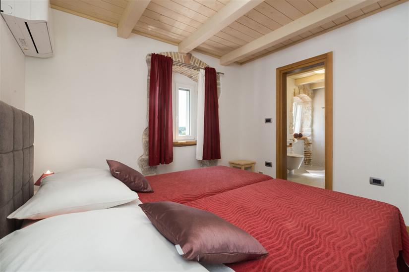 House K1, for 8 persons