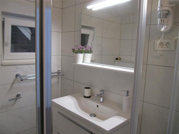 Room S1, for 2 persons