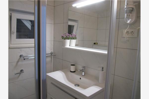 Room S1, for 2 persons