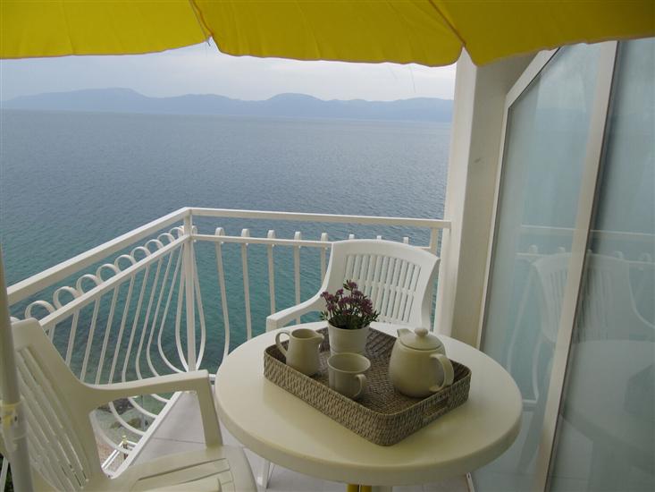 Room S8, for 2 persons