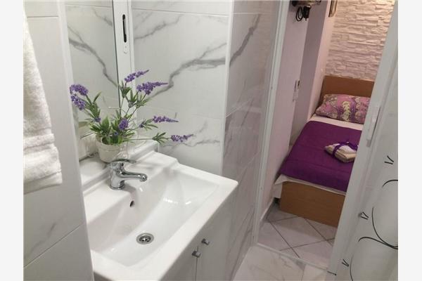 Room S1, for 2 persons