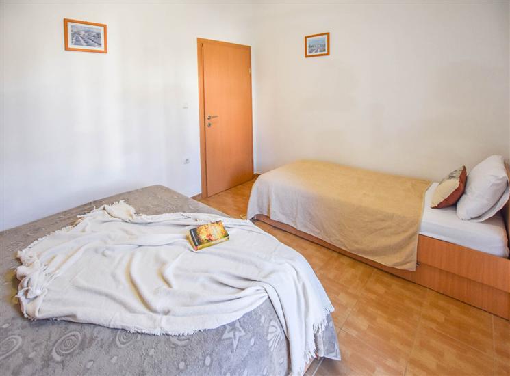 Apartment A2, for 5 persons