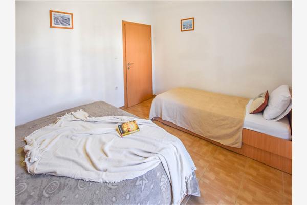 Apartment A2, for 5 persons