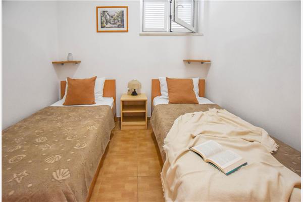Apartment A2, for 5 persons