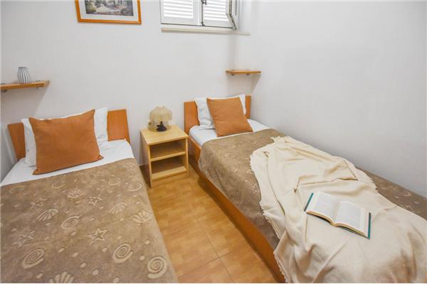Apartment A2, for 5 persons